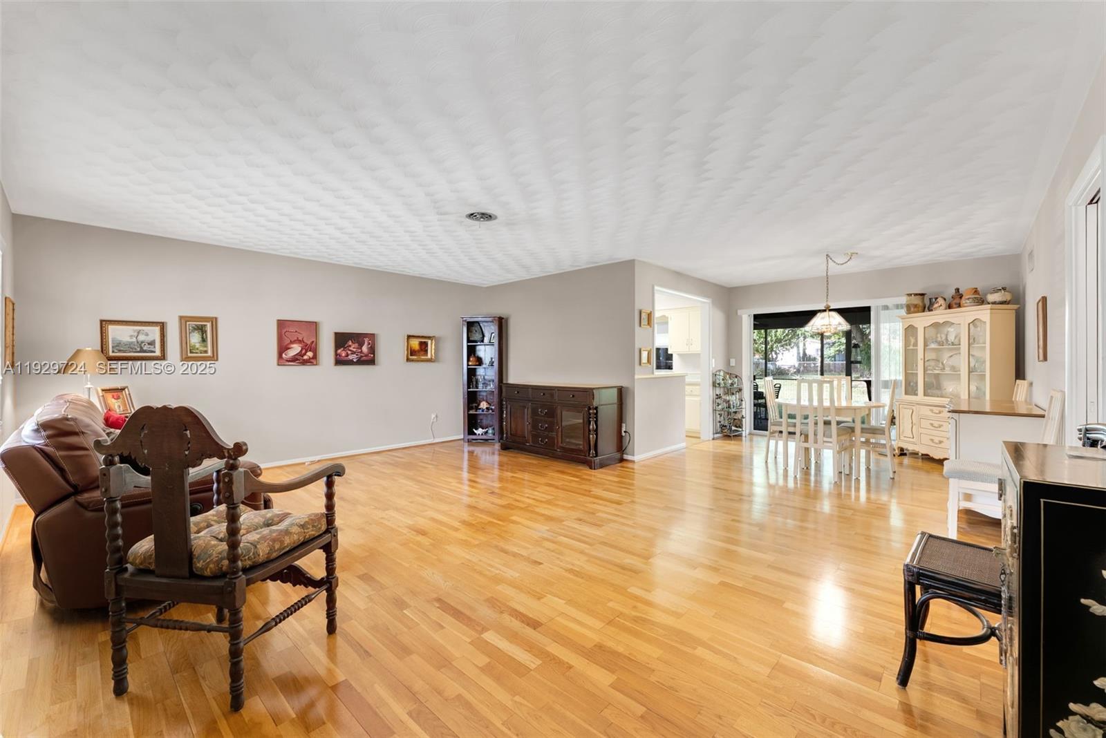 8345 Southwest 98th Street Miami, FL 33156 - Photo 6 of 24 Gallery Image 6