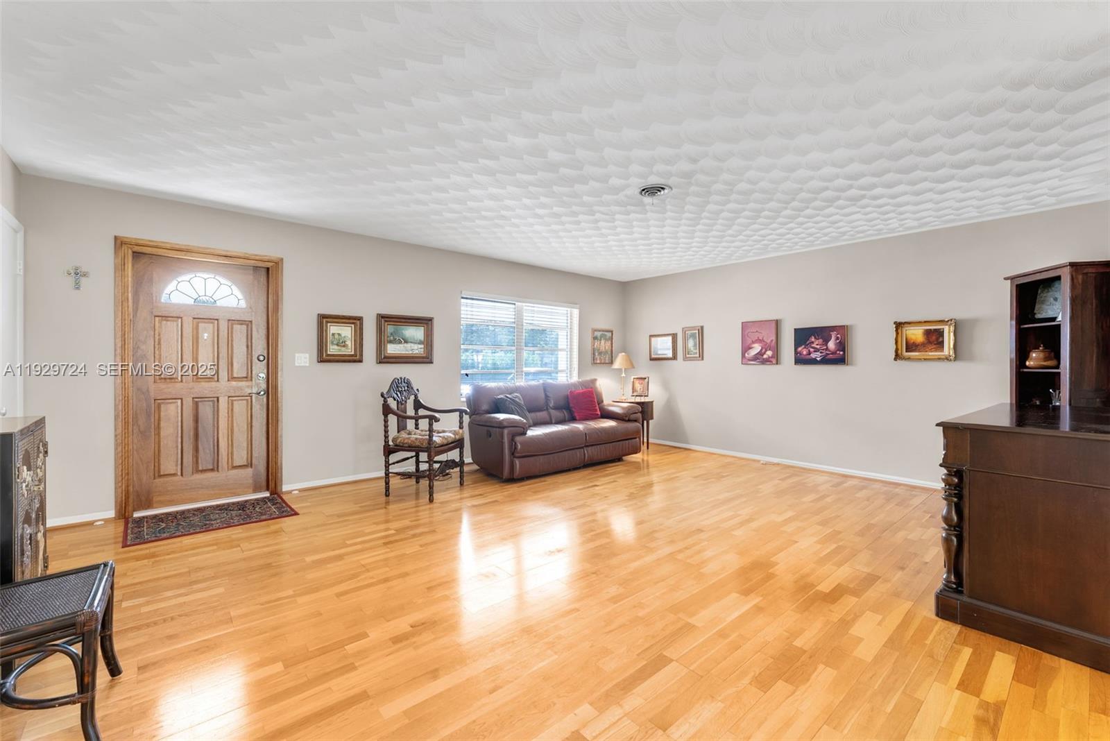 8345 Southwest 98th Street Miami, FL 33156 - Photo 7 of 24 Gallery Image 7