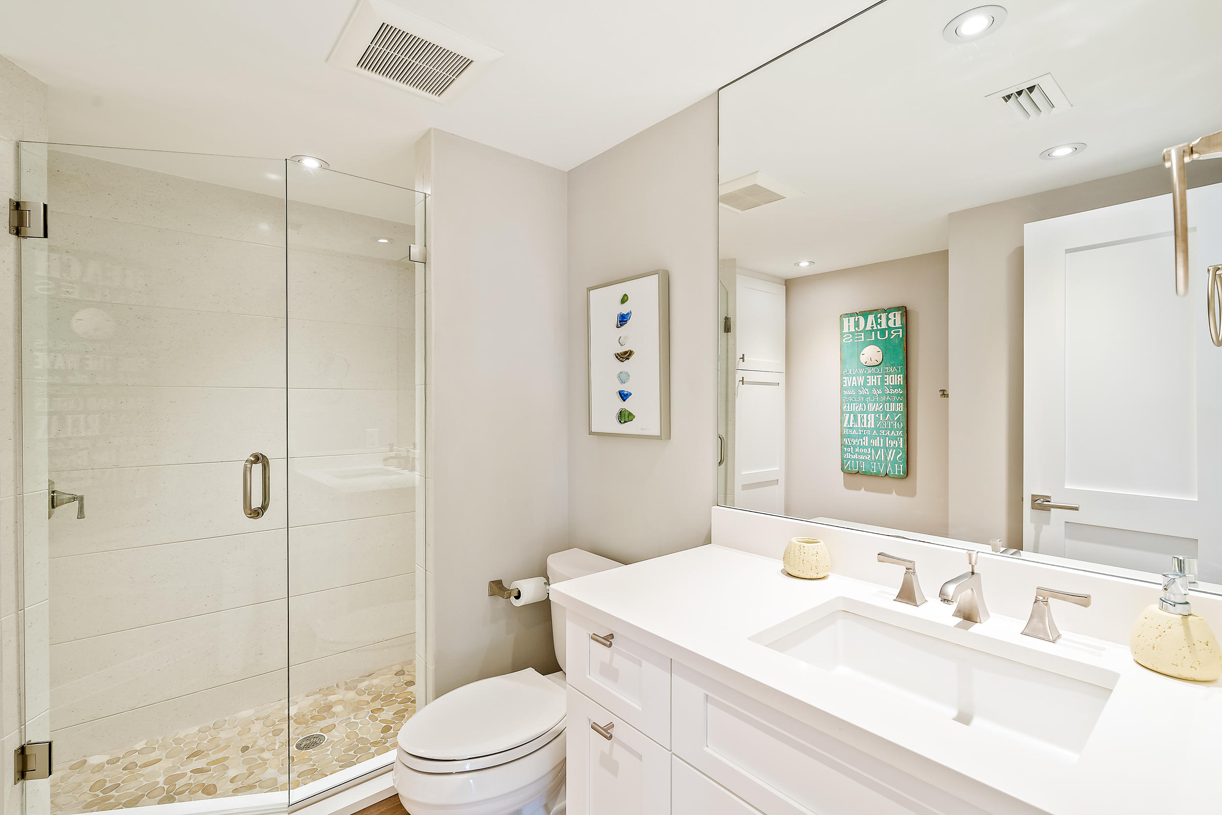 100 South Beach Road, Unit 604 Tequesta, FL 33469 - Photo 15 of 24 Guest Bath