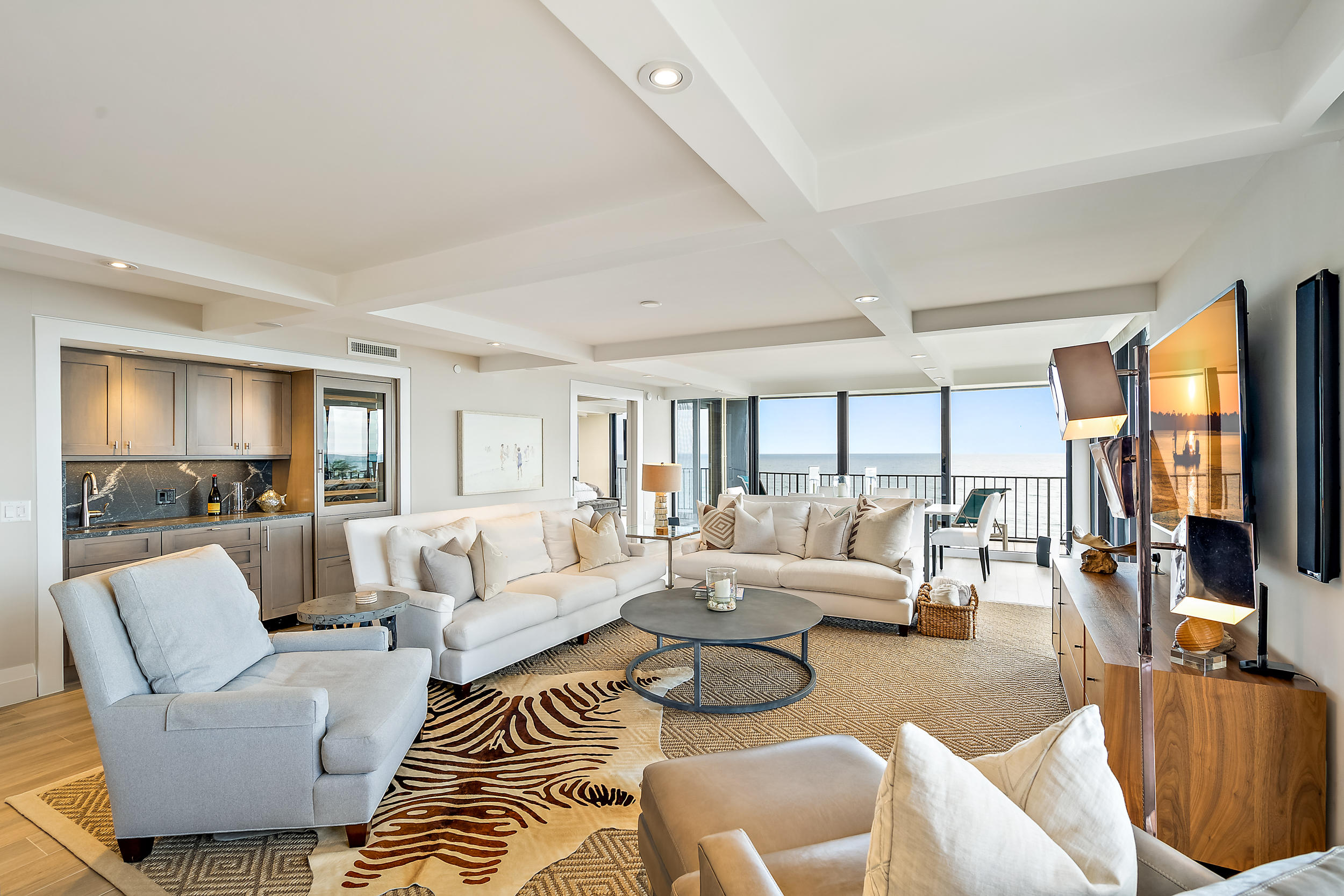 100 South Beach Road, Unit 604 Tequesta, FL 33469 - Photo 5 of 24 Family Room