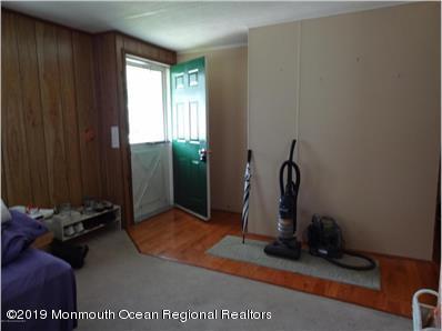 579 Cherin Road Freehold, NJ 07728 - Photo 3 of 16 21718424-2