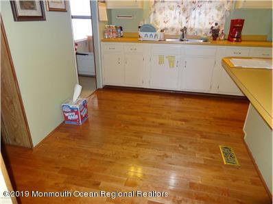 579 Cherin Road Freehold, NJ 07728 - Photo 6 of 16 21718424-6