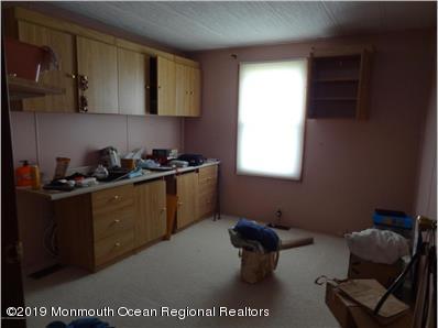579 Cherin Road Freehold, NJ 07728 - Photo 9 of 16 21718424-9