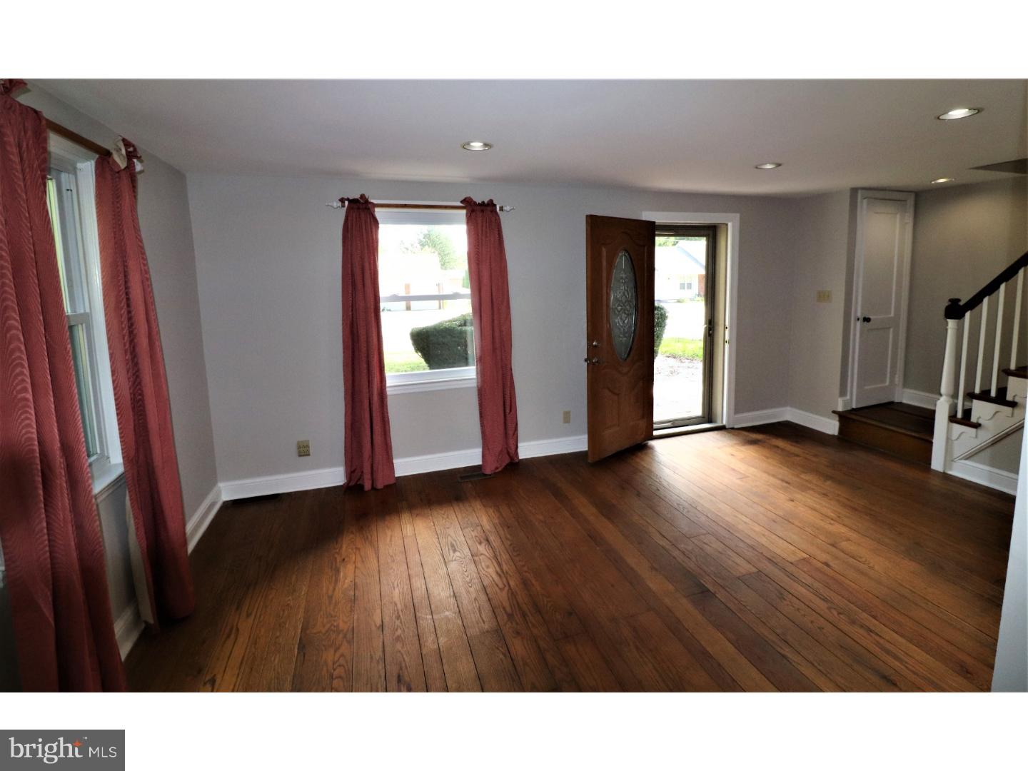 144 Orchard Road Springfield, PA 19064 - Photo 20 of 25 Living Room