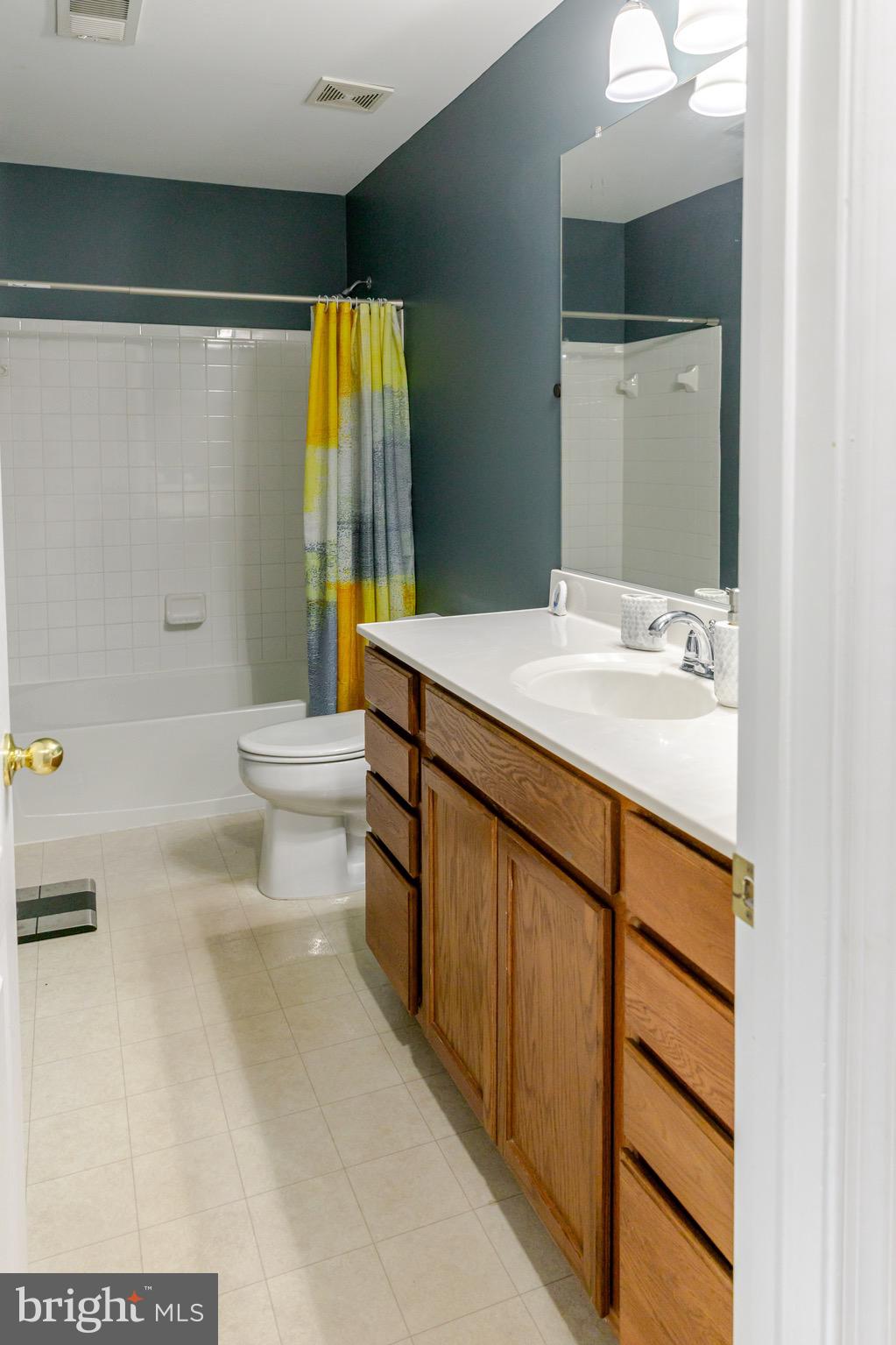 15407 Pulaski Road Brandywine, MD 20613 - Photo 17 of 23 Guest Bathroom