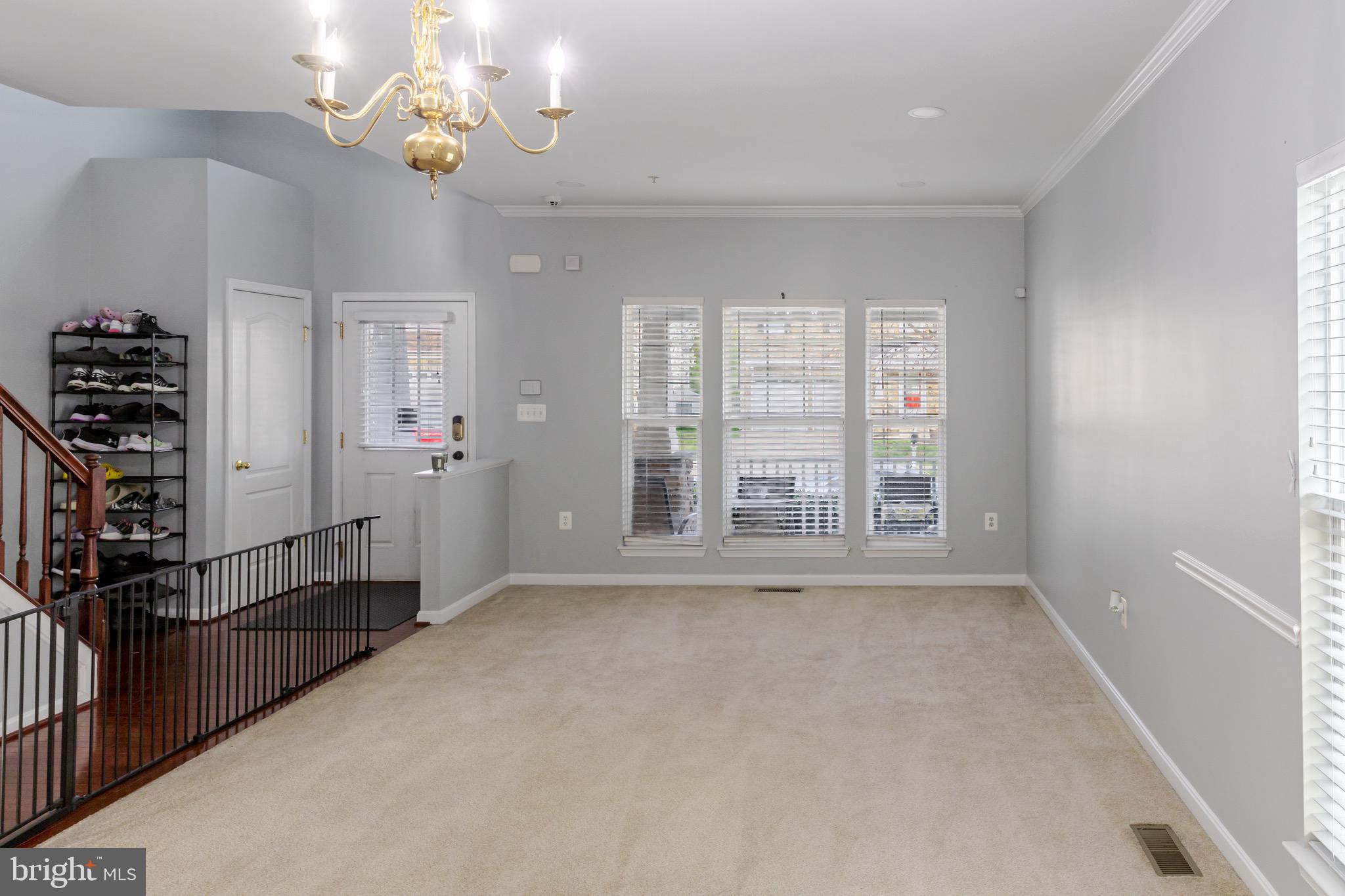 15407 Pulaski Road Brandywine, MD 20613 - Photo 3 of 23 Living Room