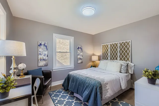 $379,900 | 8841 South Utica Avenue, Evergreen Park, IL 60805