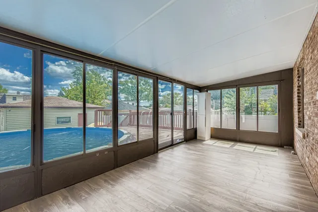 $379,900 | 8841 South Utica Avenue, Evergreen Park, IL 60805