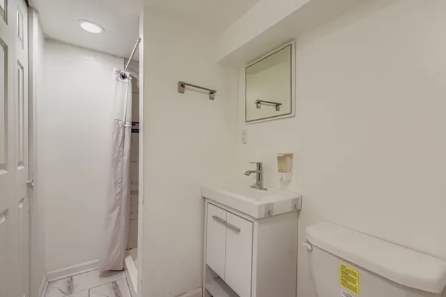 $379,900 | 8841 South Utica Avenue, Evergreen Park, IL 60805