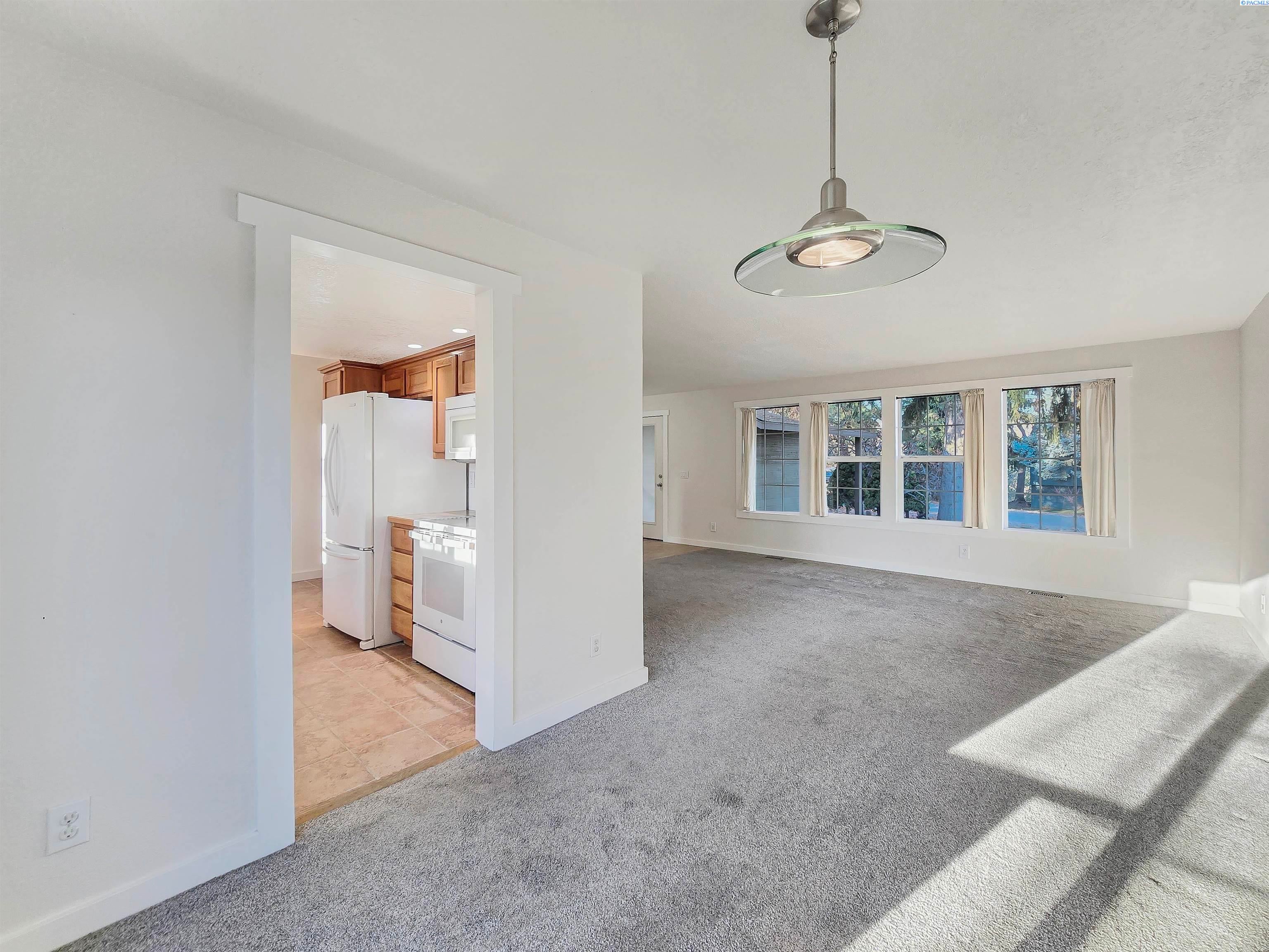 103003 East Vaca Road Kennewick, WA 99338 - Photo 9 of 34 Gallery Image 9