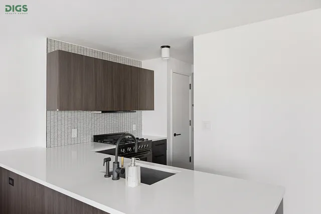 $1,495,000 | 175 West 95th Street, Unit 7F | Upper West Side