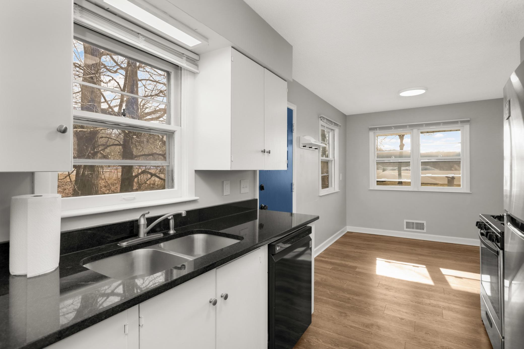 647 Mill Street Excelsior, MN 55331 - Photo 12 of 39