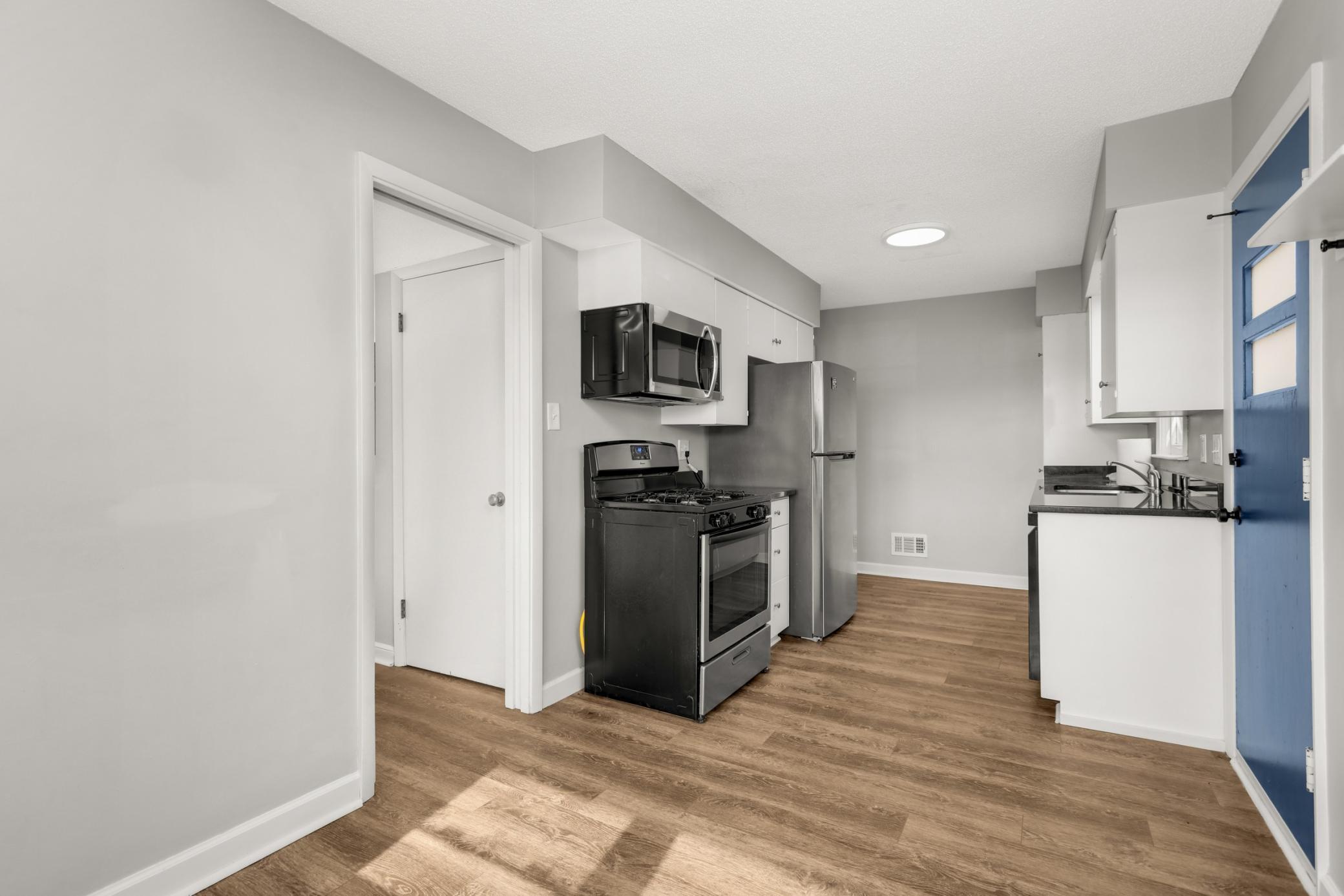 647 Mill Street Excelsior, MN 55331 - Photo 9 of 39