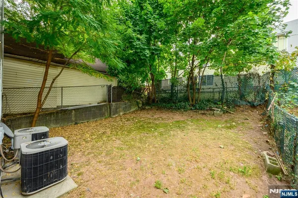 $2,100 | 114 Watson Avenue, Unit 1, Newark, NJ 07112