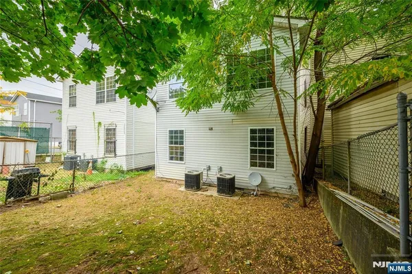 $2,100 | 114 Watson Avenue, Unit 1, Newark, NJ 07112