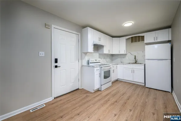 $2,100 | 114 Watson Avenue, Unit 1, Newark, NJ 07112
