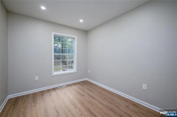 $2,100 | 114 Watson Avenue, Unit 1, Newark, NJ 07112