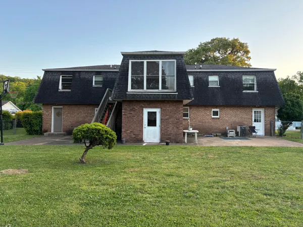 $1,800 | 215 Baxter Street, Chattanooga, TN 37415