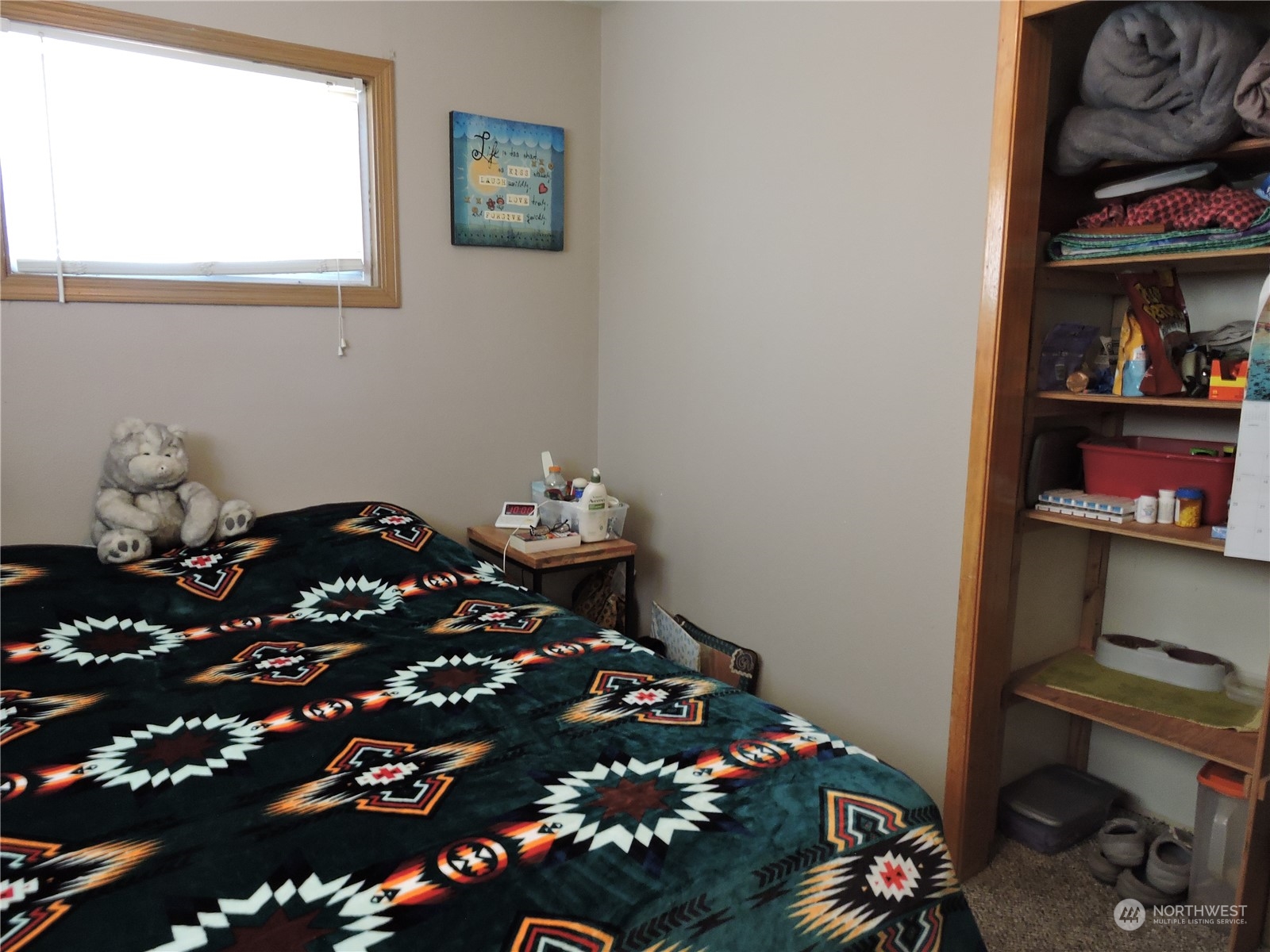 1402 Adams Road North Quincy, WA 98848 - Photo 20 of 39 a bedroom with a bed and a window