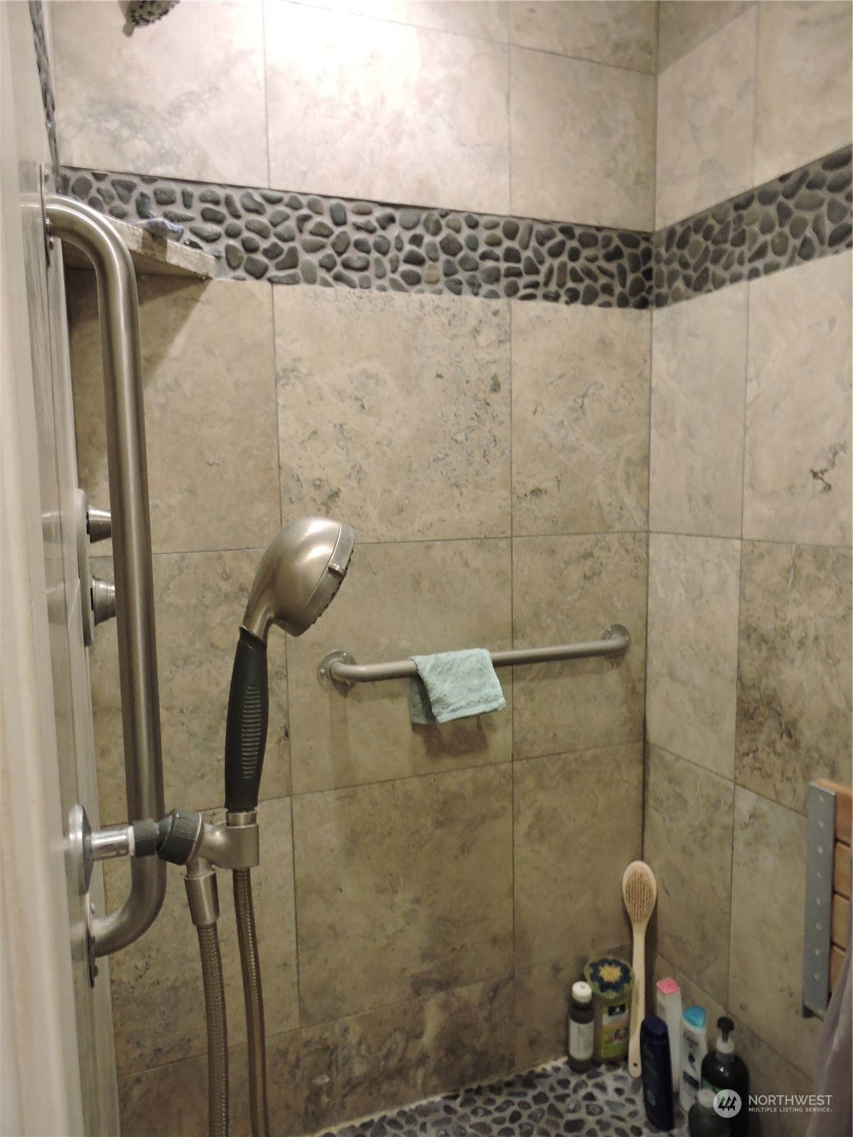 1402 Adams Road North Quincy, WA 98848 - Photo 23 of 39 a bathroom with a shower