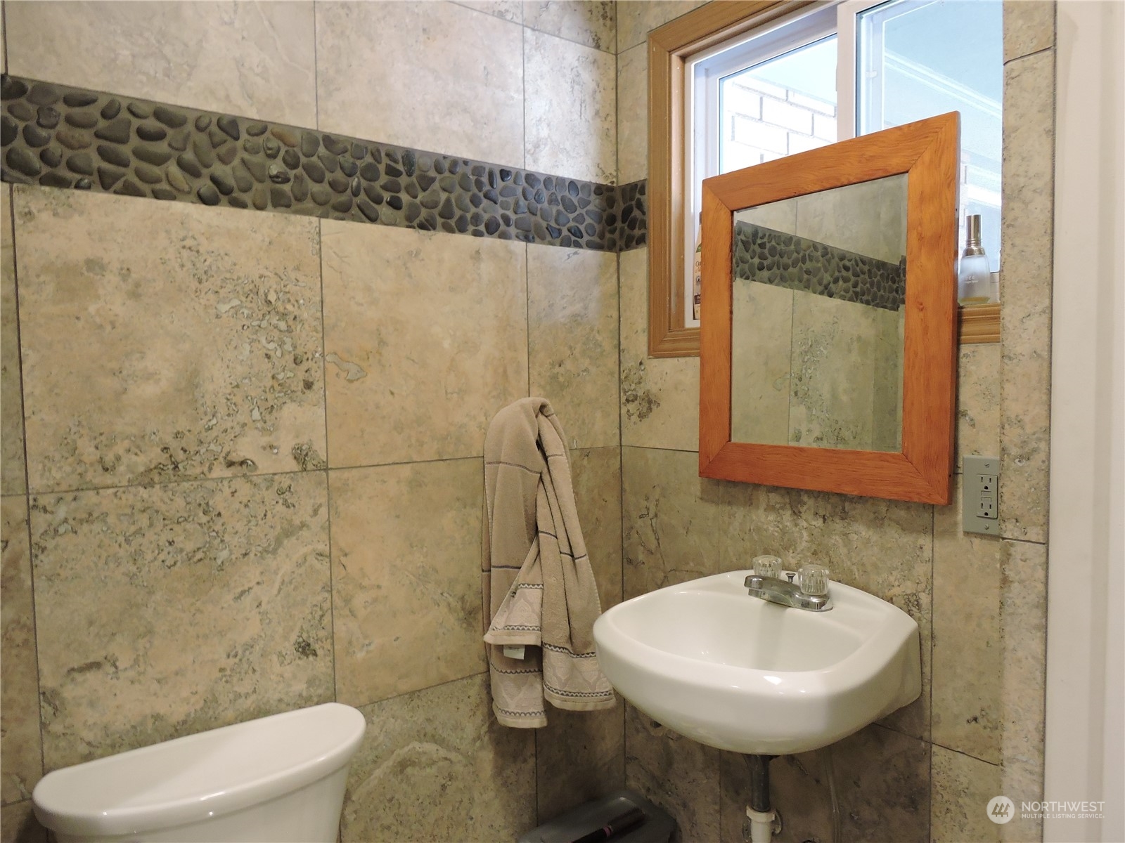 1402 Adams Road North Quincy, WA 98848 - Photo 25 of 39 a bathroom with a sink a toilet and shower