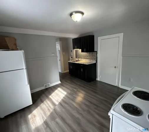 $2,380 | 2310 Barnum Avenue, Unit 1, Stratford, CT 06615
