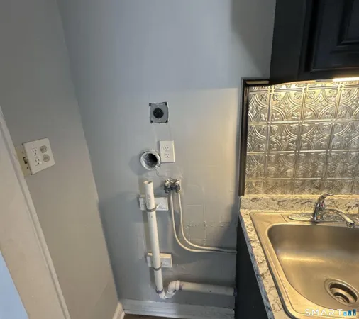 $2,380 | 2310 Barnum Avenue, Unit 1, Stratford, CT 06615