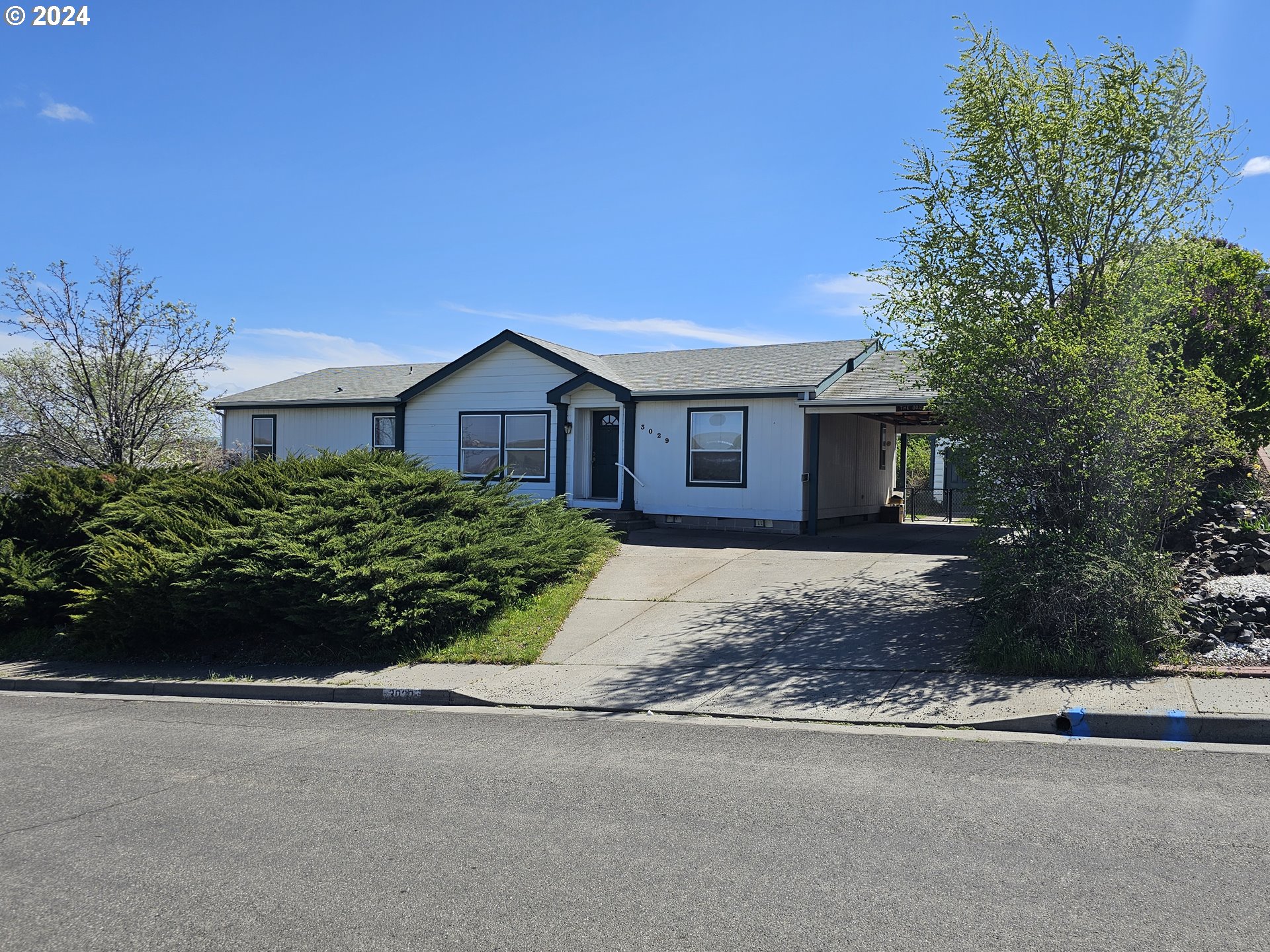 3029 Southwest River View Drive Pendleton, OR 97801 - Photo 3 of 41 Gallery Image 3