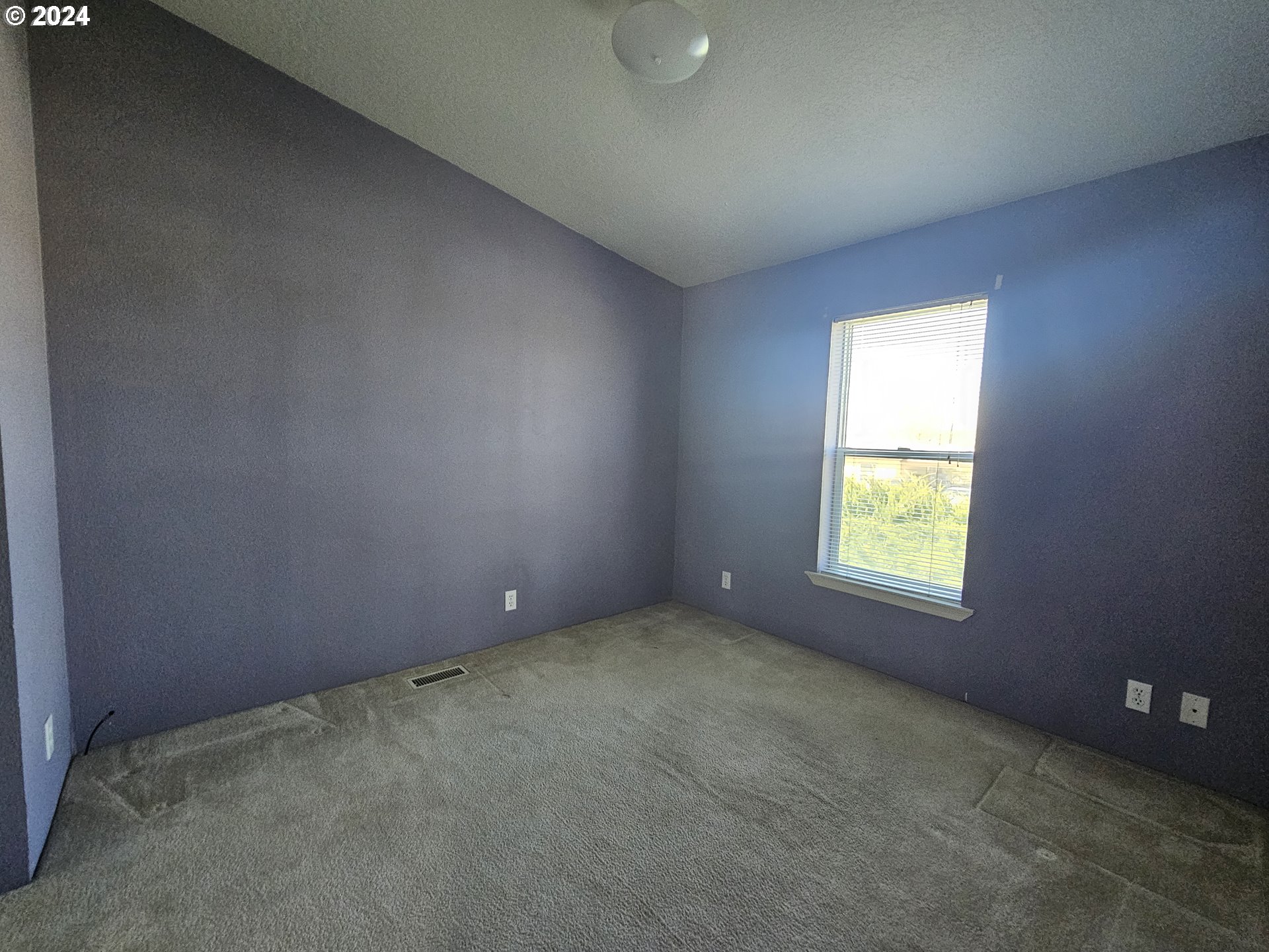 3029 Southwest River View Drive Pendleton, OR 97801 - Photo 36 of 41 Bedroom