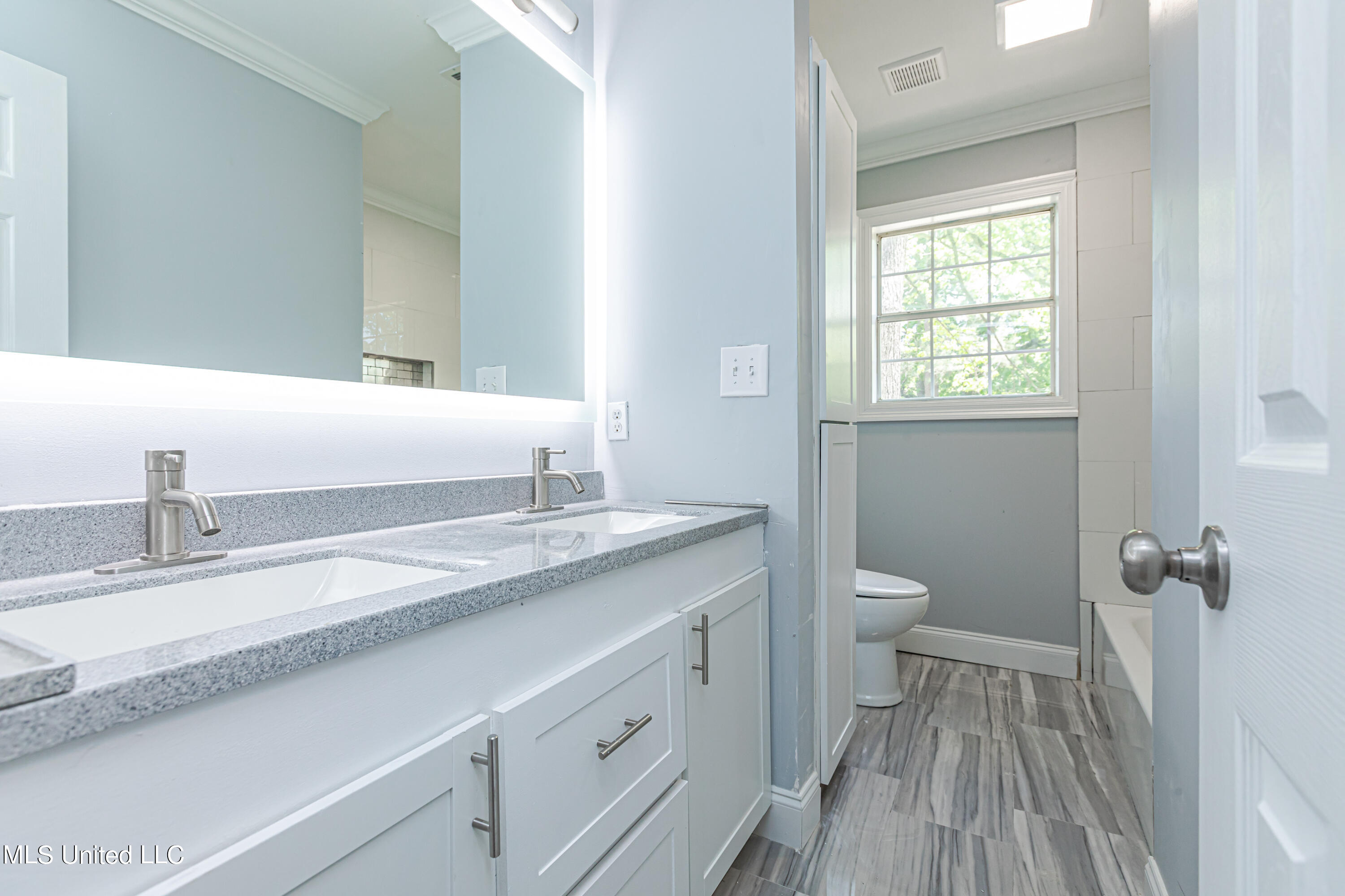 823 Raymond Road Jackson, MS 39204 - Photo 22 of 26 926A5286