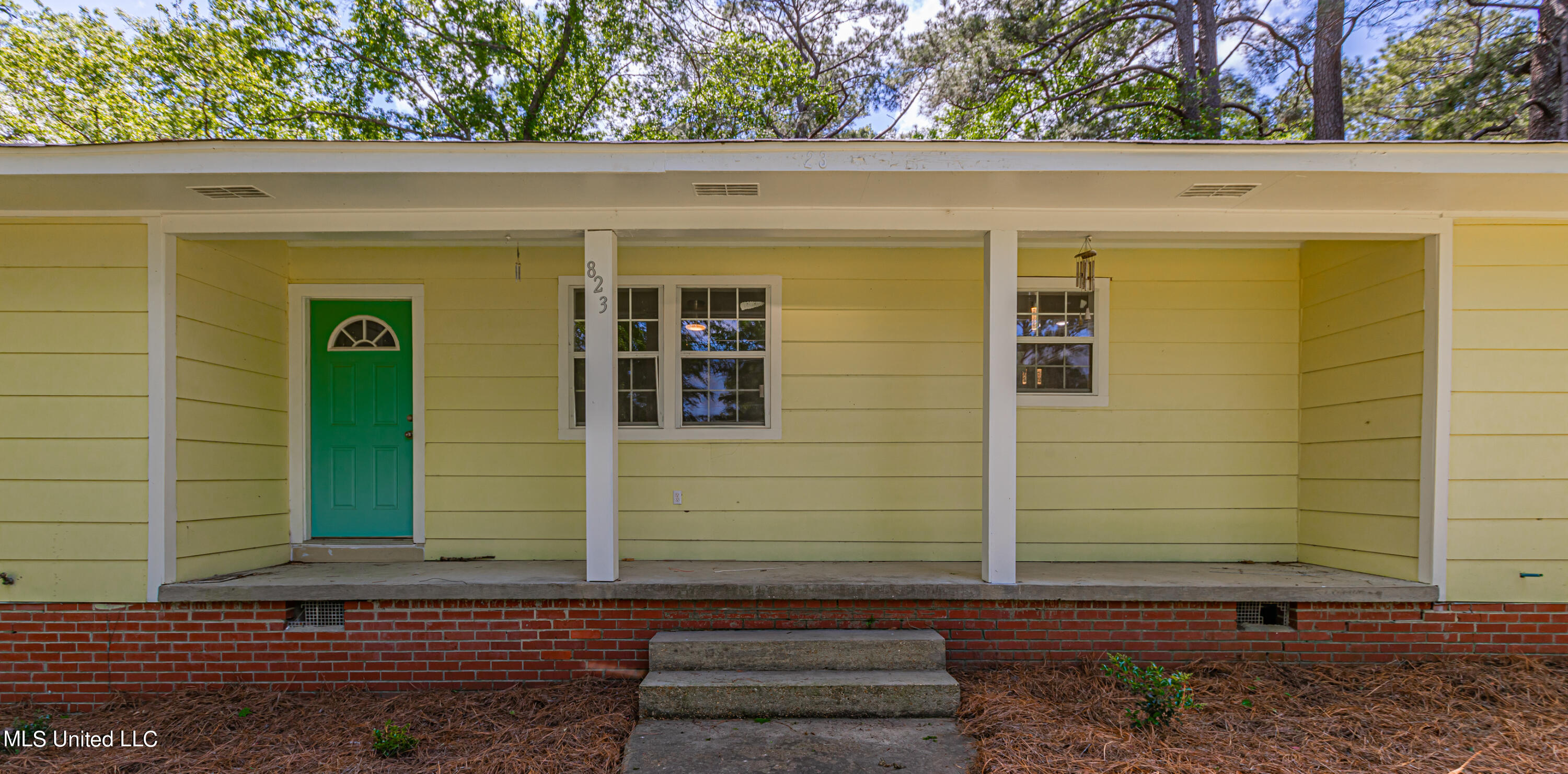 823 Raymond Road Jackson, MS 39204 - Photo 3 of 26 926A5276