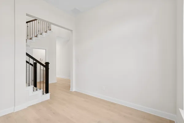 a view of entryway with hallway
