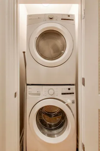 $4,500 | 1529 North Mohawk Street, Unit 2S, Chicago, IL 60610