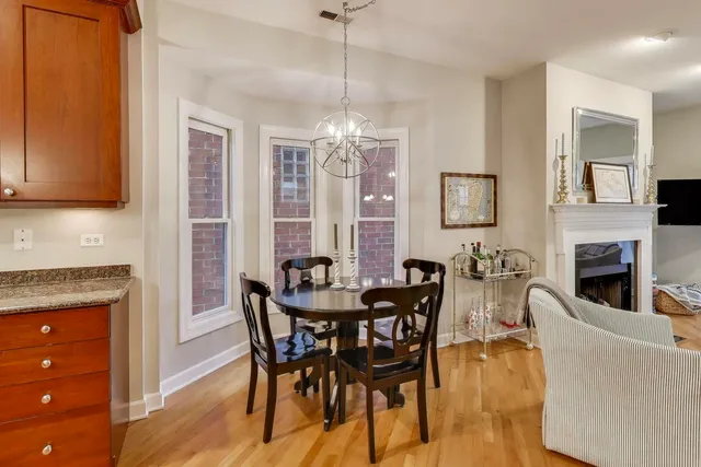 $4,500 | 1529 North Mohawk Street, Unit 2S, Chicago, IL 60610