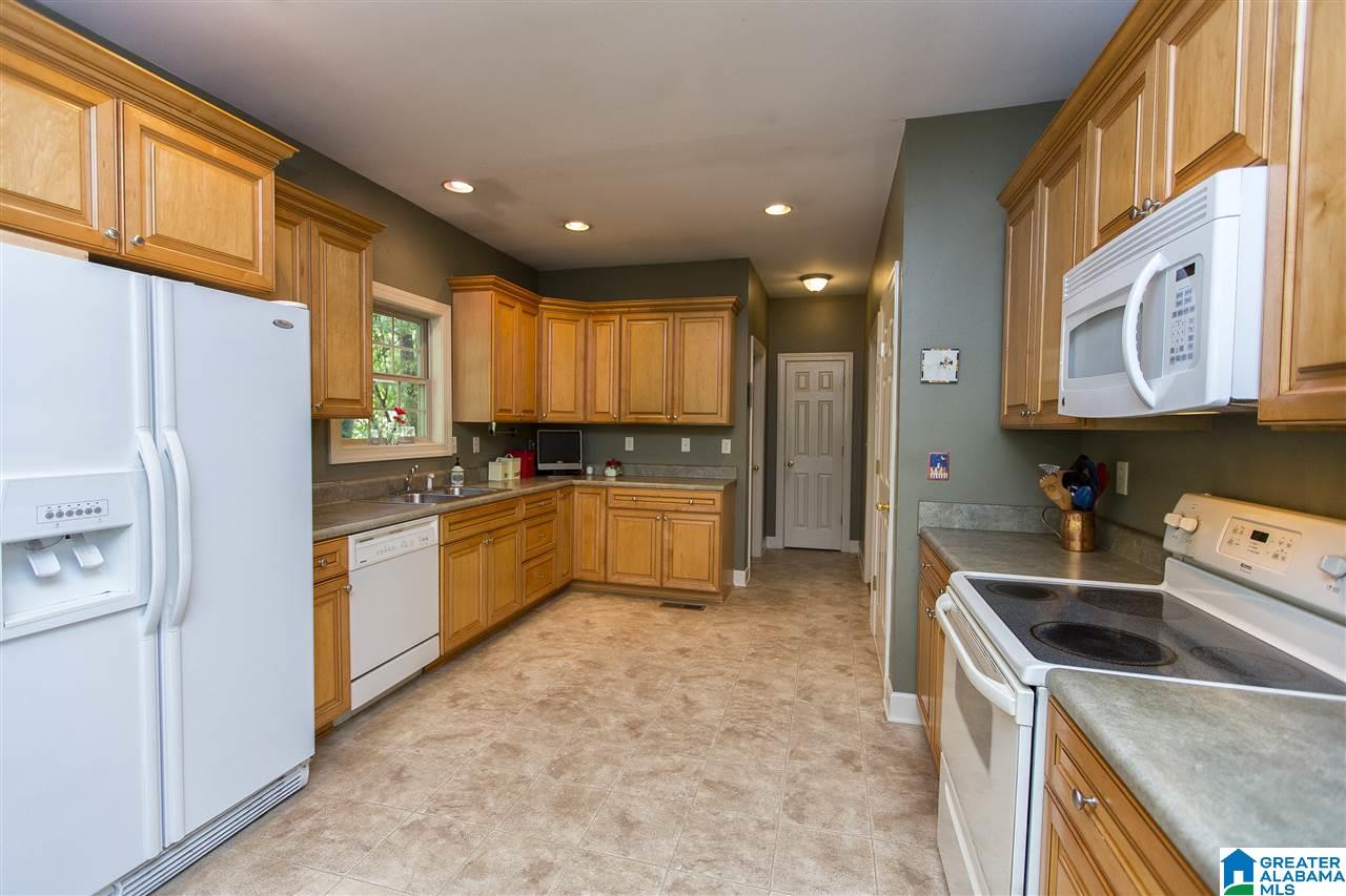 146 West Shugart Ridge Road Gardendale, AL 35071 - Photo 11 of 38