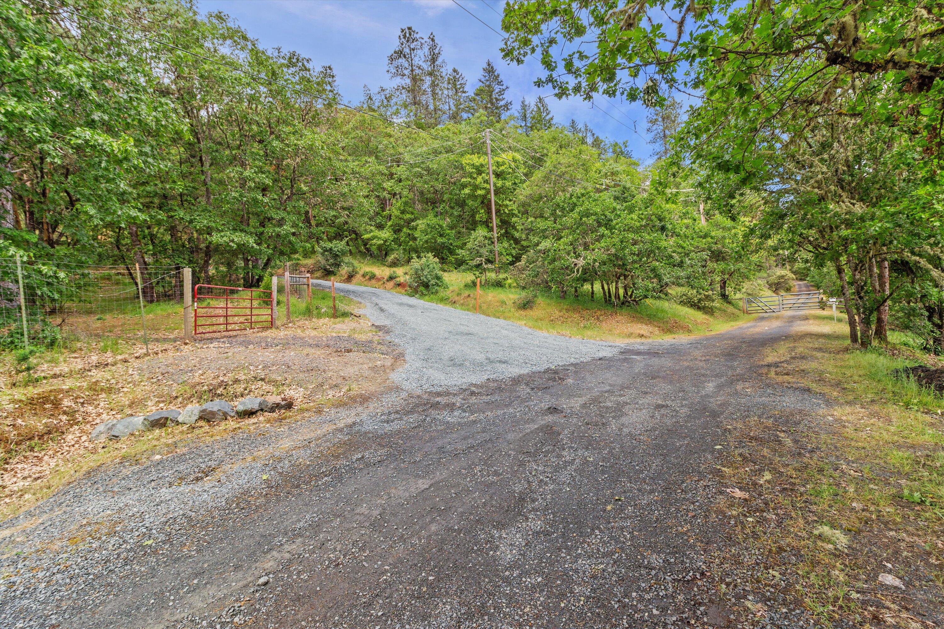 2670 Robertson Bridge Road Grants Pass, OR 97526 - Photo 9 of 24 21-2670 Robertson Bridge Rd-21