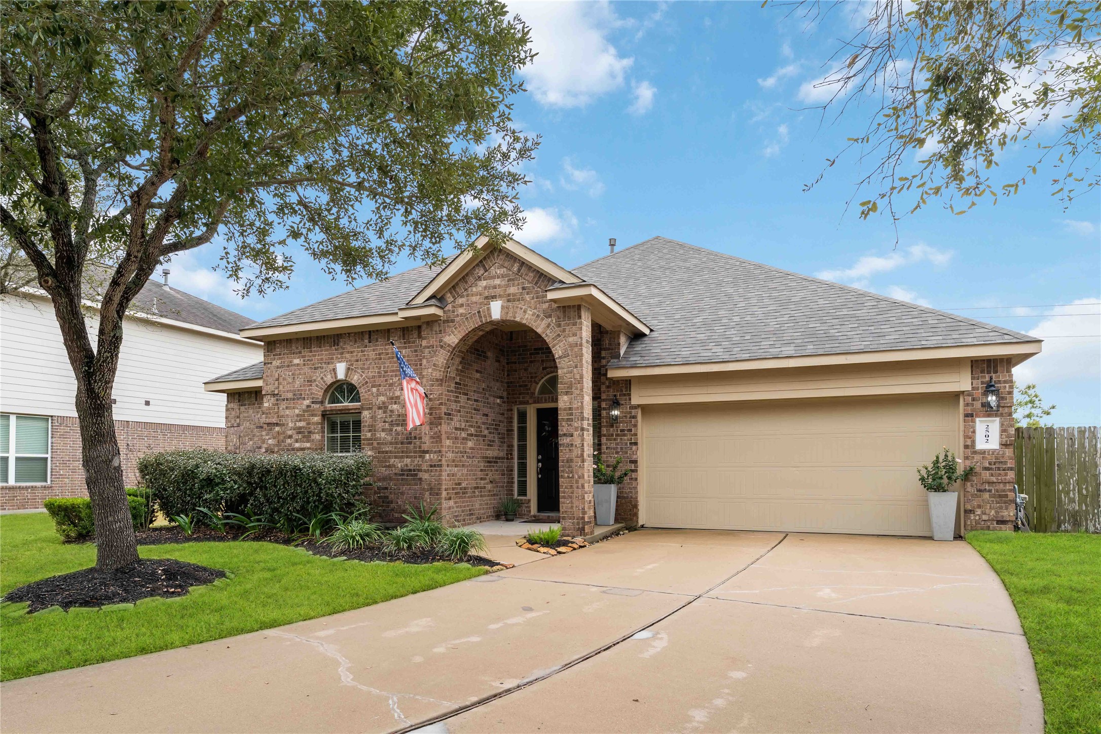 2502 Tiger Eye Drive Rosharon, TX 77583 - Photo 2 of 29
