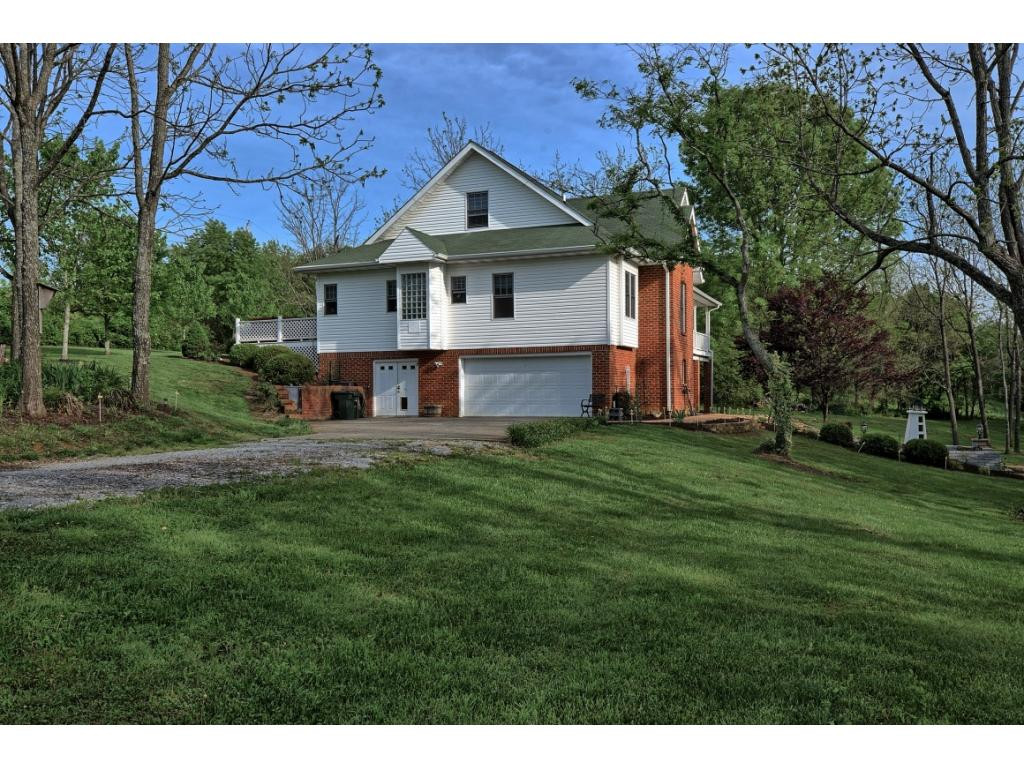 1121 Rice Cross Road Piney Flats, TN 37686 - Photo 2 of 36 Photo 2