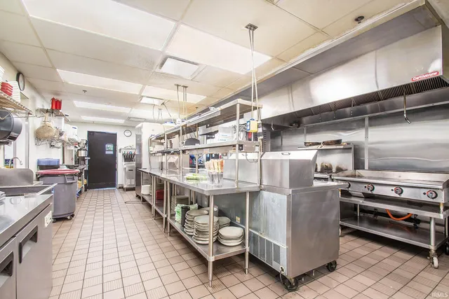 $800,000 | 702 West Lincoln Avenue, Goshen, IN 46526