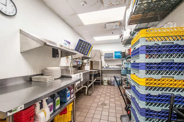 $800,000 | 702 West Lincoln Avenue, Goshen, IN 46526