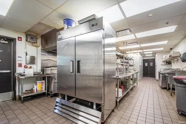 $800,000 | 702 West Lincoln Avenue, Goshen, IN 46526