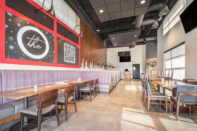 $800,000 | 702 West Lincoln Avenue, Goshen, IN 46526