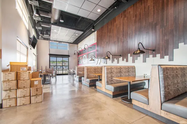 $800,000 | 702 West Lincoln Avenue, Goshen, IN 46526