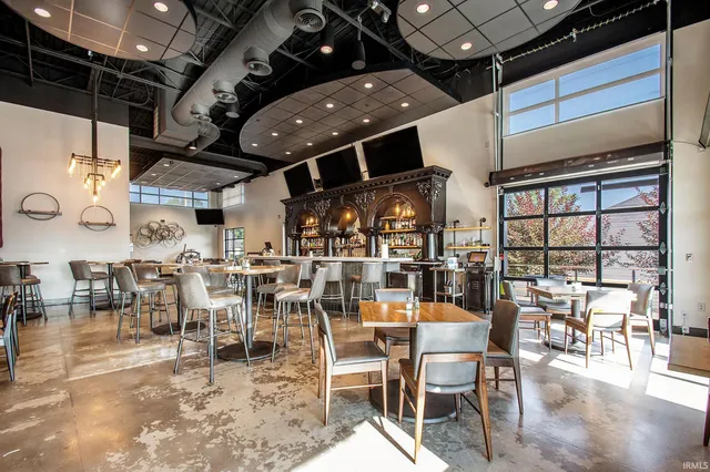 $800,000 | 702 West Lincoln Avenue, Goshen, IN 46526