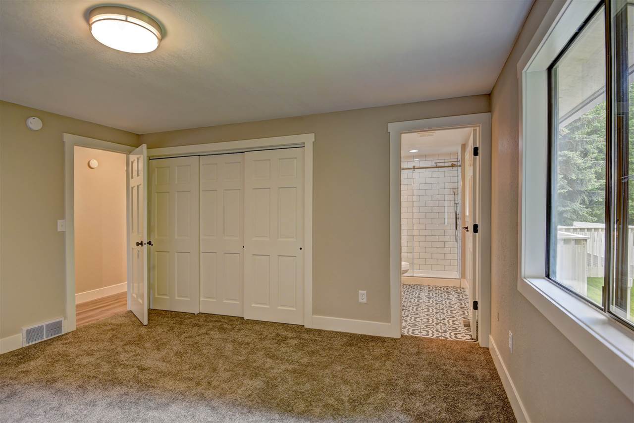 1906 South Conklin Road Spokane Valley, WA 99037 - Photo 6 of 19