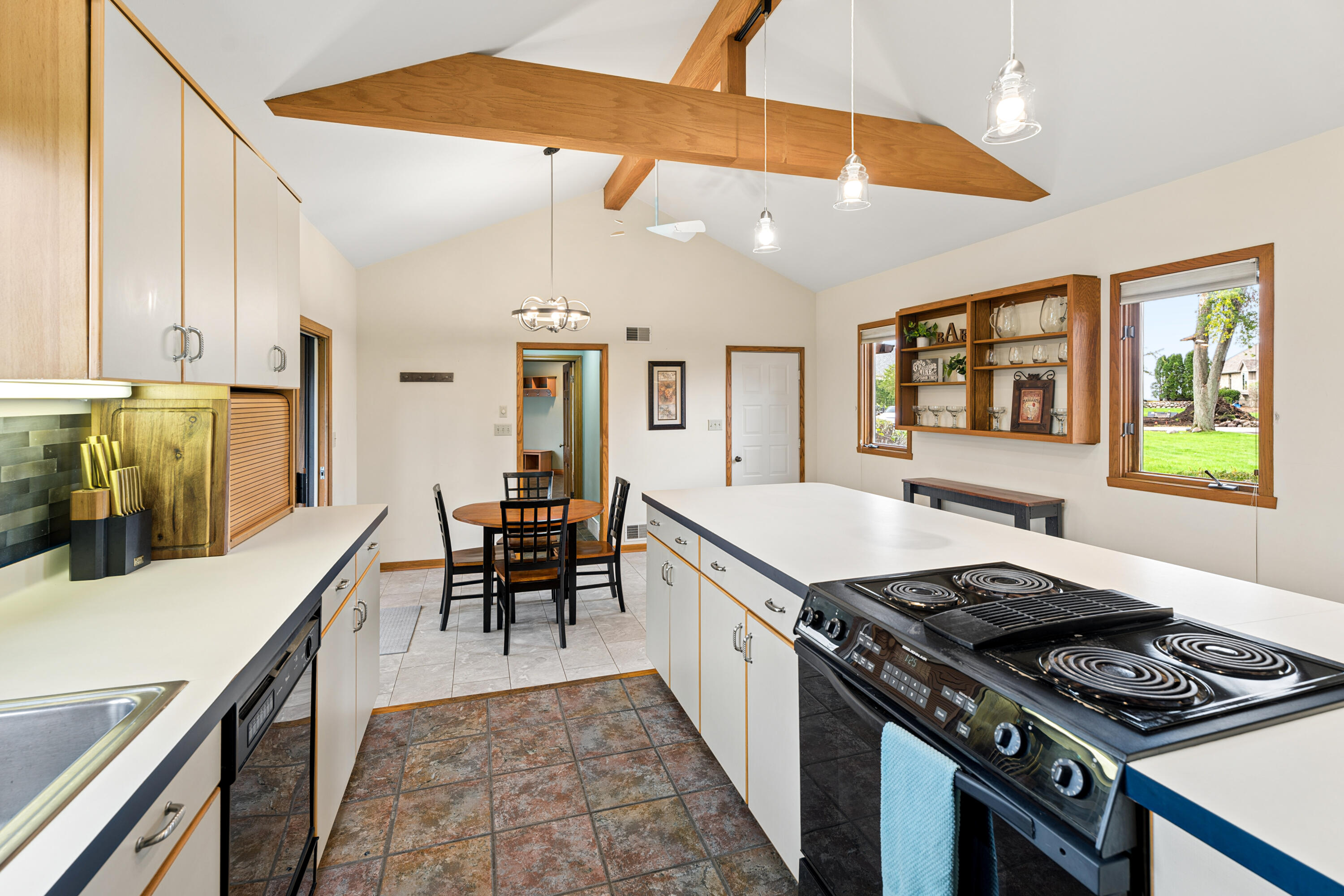 340 Lake Road Menasha, WI 54952 - Photo 16 of 76 Kitchen