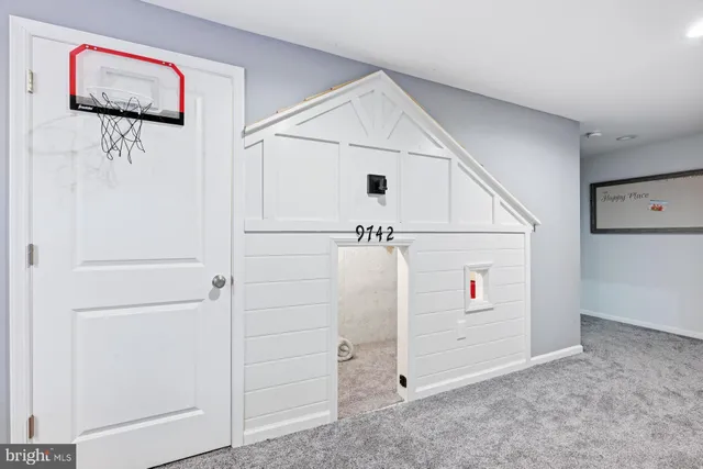 a view of utility room