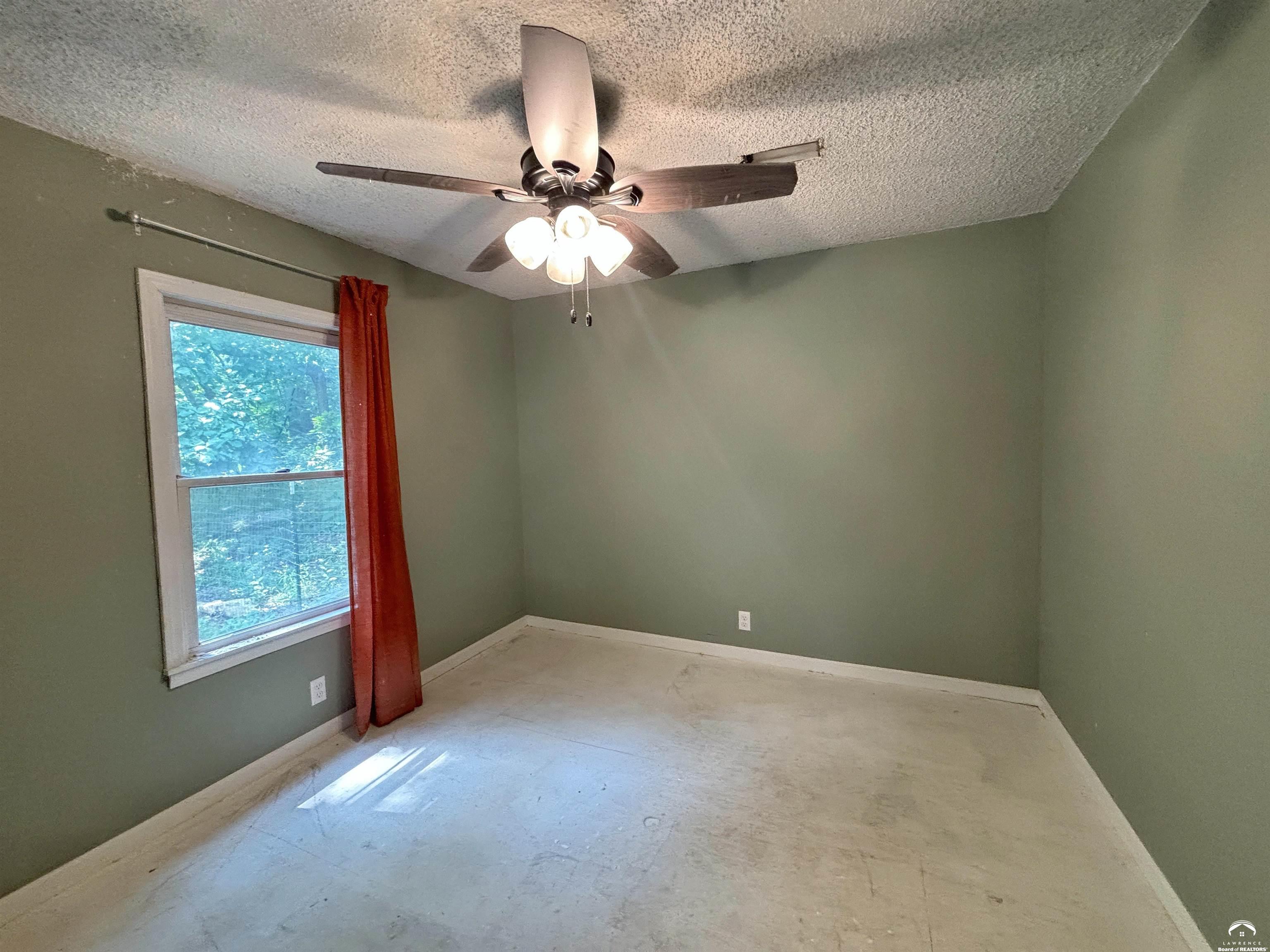 627 East 1450th Road Lawrence, KS 66046 - Photo 17 of 38 Gallery Image 17
