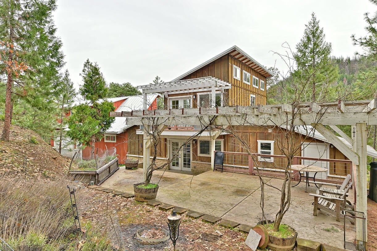2734 Waters Gulch Road Jacksonville, OR 97530 - Photo 39 of 51 72