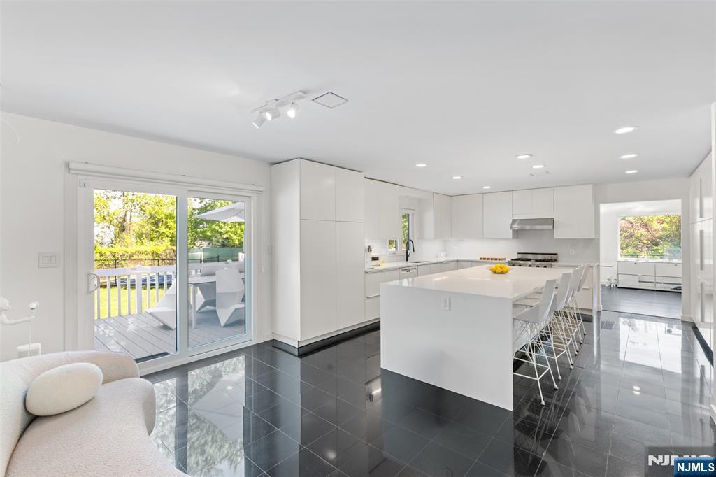 81 Greenwoods Road Old Tappan, NJ 07675 - Photo 9 of 46